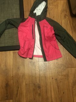 Columbia women’s rain jacket size small