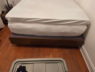 Queen platform bed