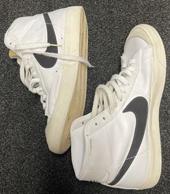 Nike Women’s White and Black Trainers  Size 10