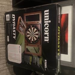 Dartboard Cabinet Set, Steel Tip (NEW)
