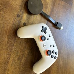 Google Chromecast Ultra and Stadia Controller