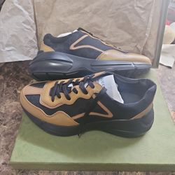 Gucci Sneaker Us  91/2 New Come With Box 