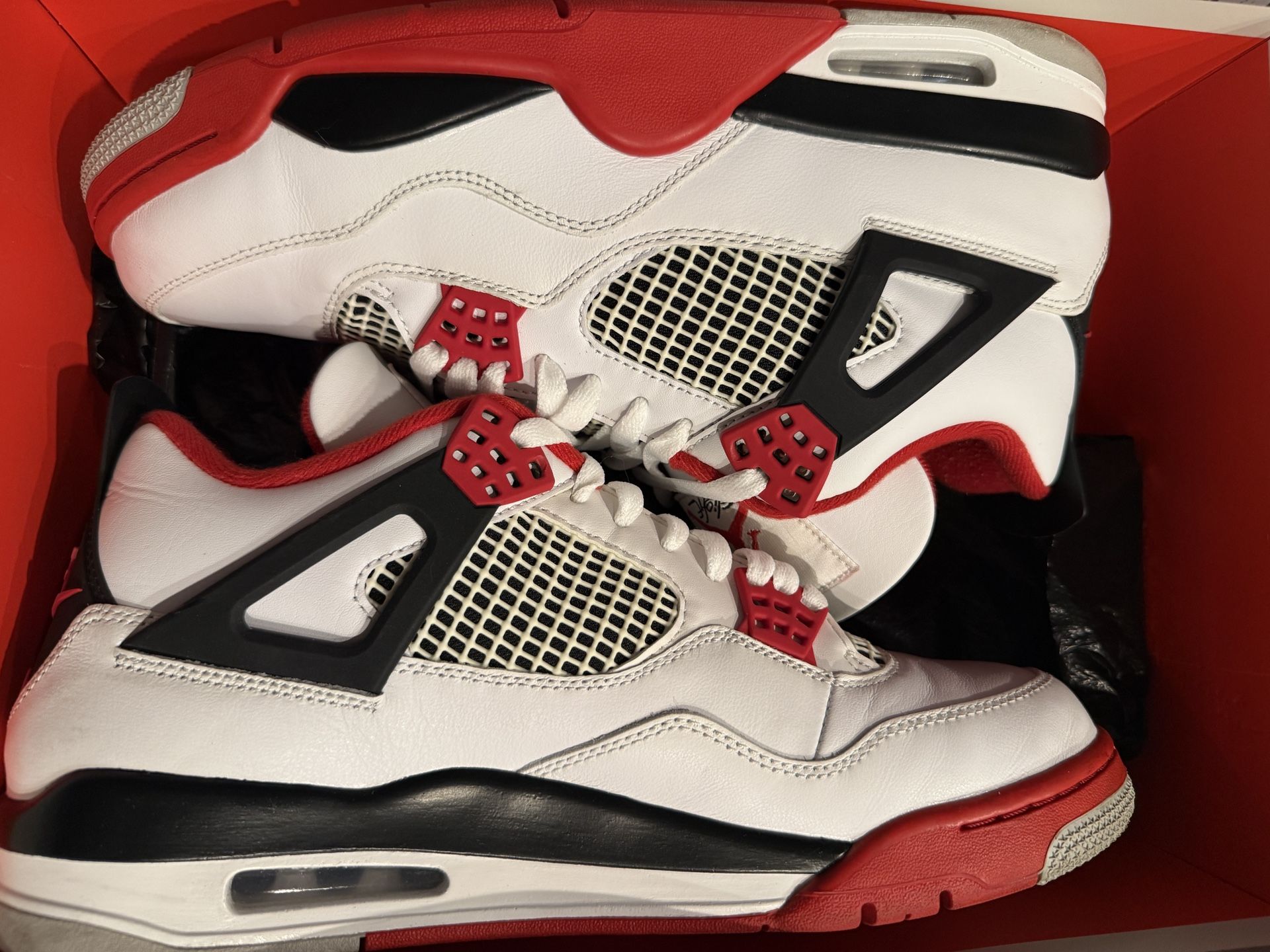 Jordan 4 retro IV Fire Red Size 11.5