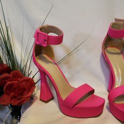 Pink chunky high heel, funky, size 6.5