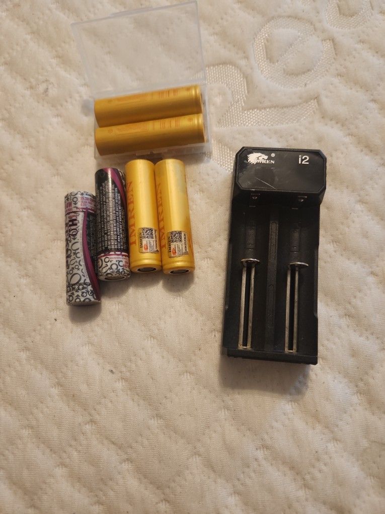 Smok Arcfox Batteries And Charger