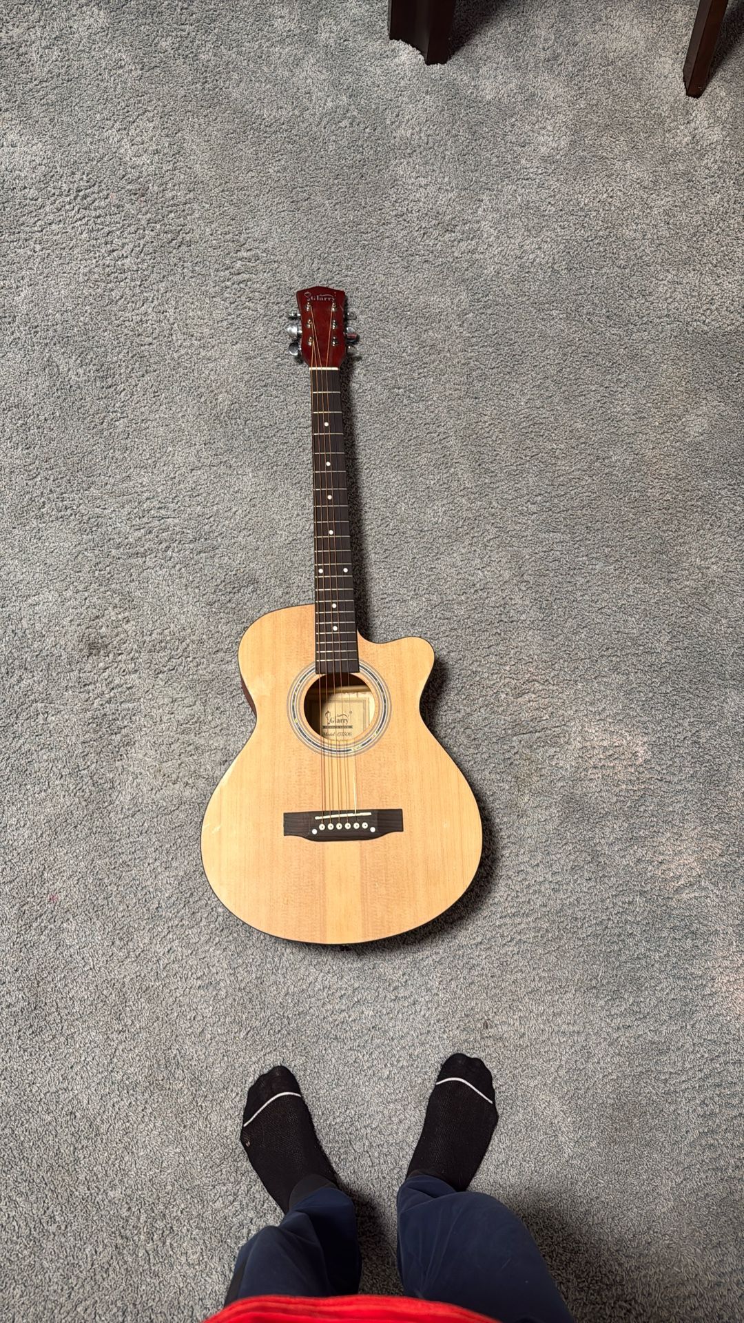 “Clarry Acoustic Cutaway Guitar – Rich Sound, Sleek Design, Perfect for All Skill Levels!”