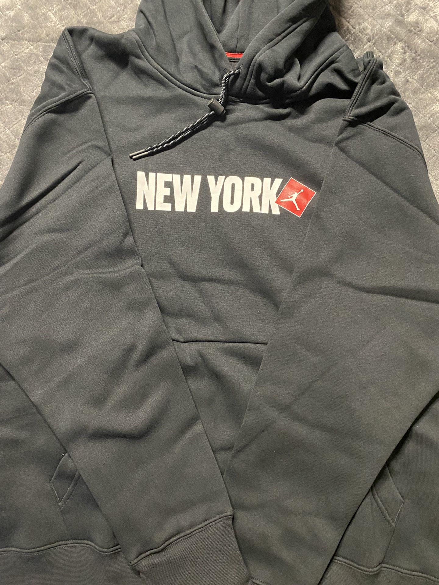 Mitchell Ness New York Knicks Hoodie for Sale in Irwindale, CA - OfferUp