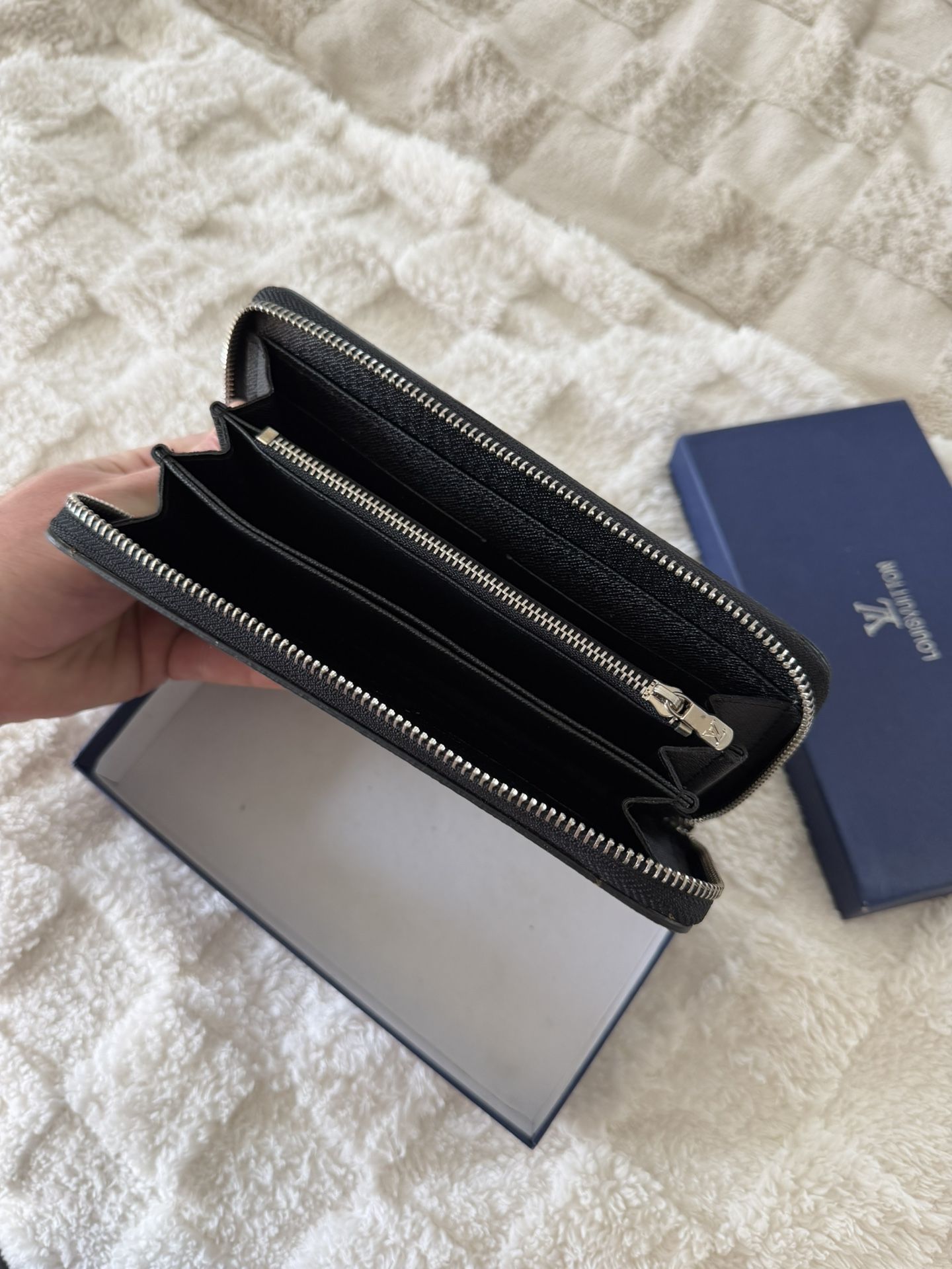 LV Wallet 