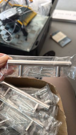 Cabinet handles