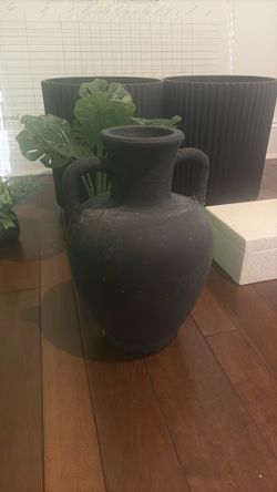 Black vase