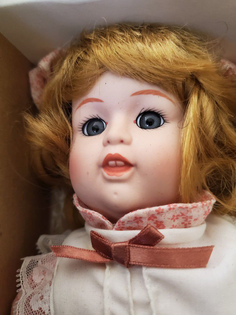 New Porcelain Collector A Dynasty Doll Has Teeth 