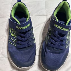 Sketchers Boys Size 3