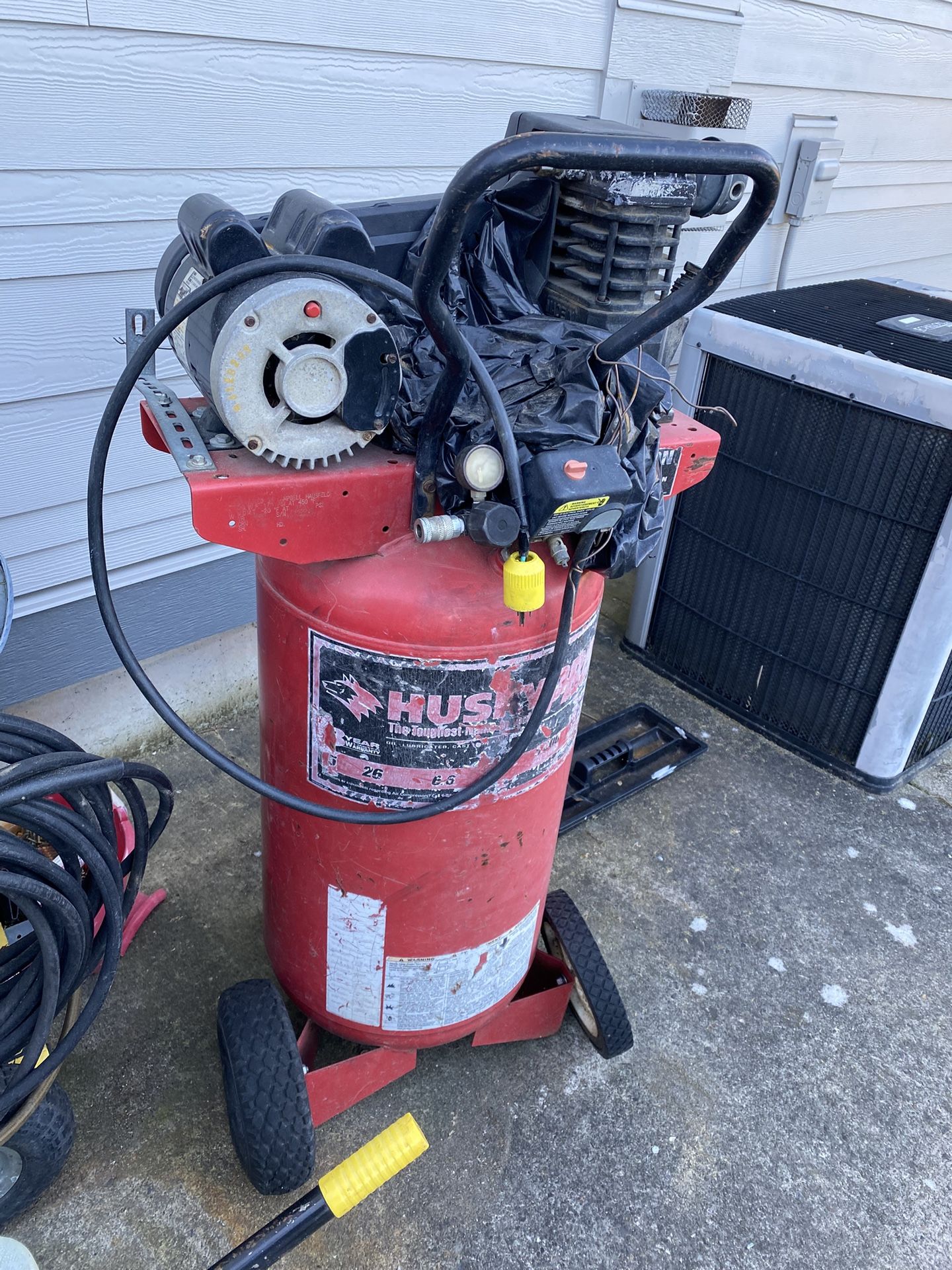 Husky 26 gallon air compressor
