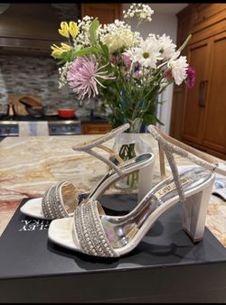 Badgley Mischka Shoes, off white, size 6.5