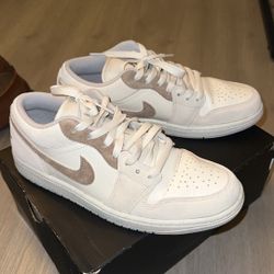 Jordan 1 Low SE - Legend Light Brown