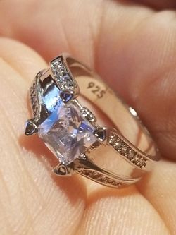 Gorgeous WOMAN'S princess cut bridal engagement promises ring size 8