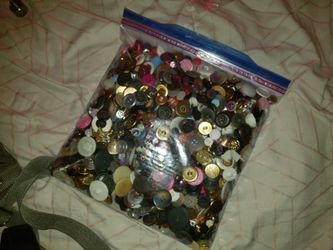 Tons if old buttons