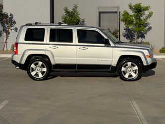 2011 JEEP PATRIOT-1-owner-108,000 miles