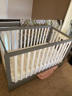 Baby crib with mattress