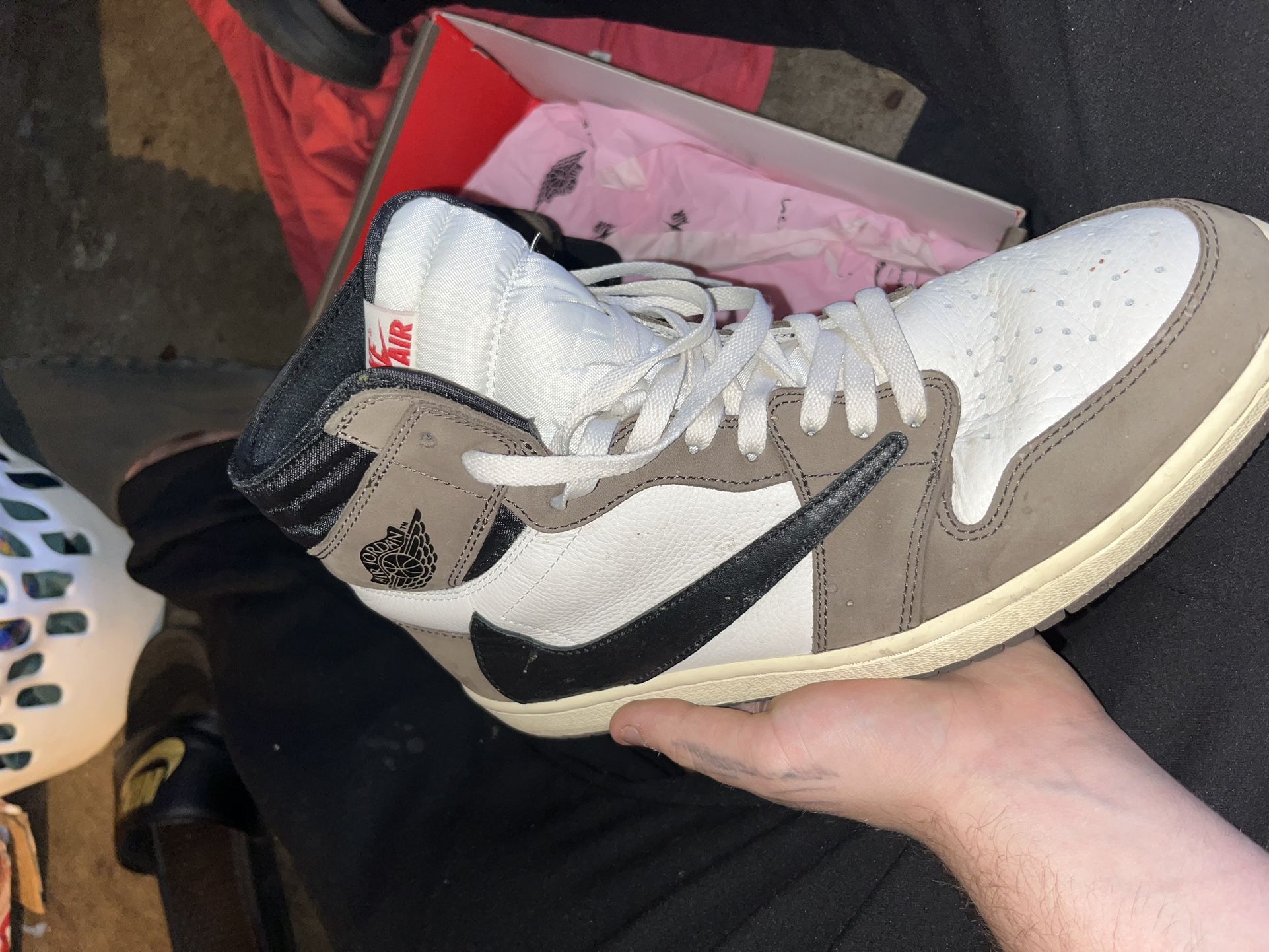 Travis Scott Jordan 1 Mocha