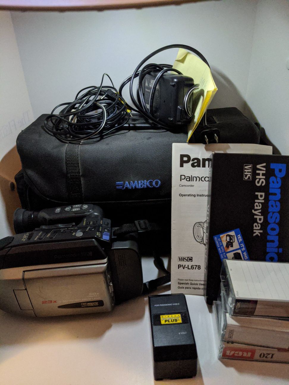 Panasonic PV-L678 VHS-C Palmcorder Video Camera Bundle Extra Battery Tape Case