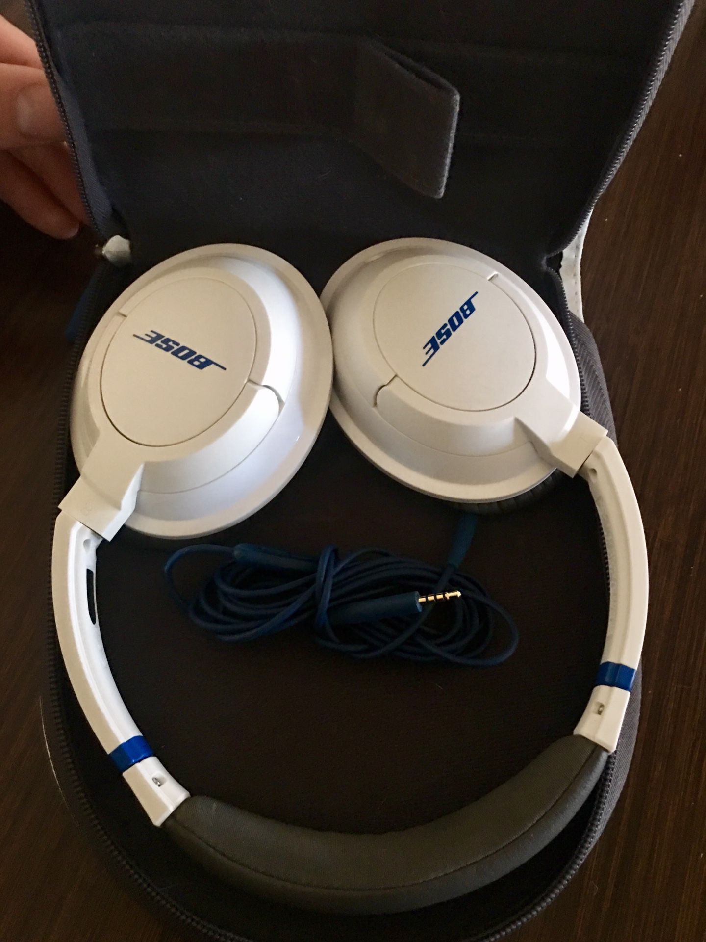 Bose Soundtrue Overear Headphones
