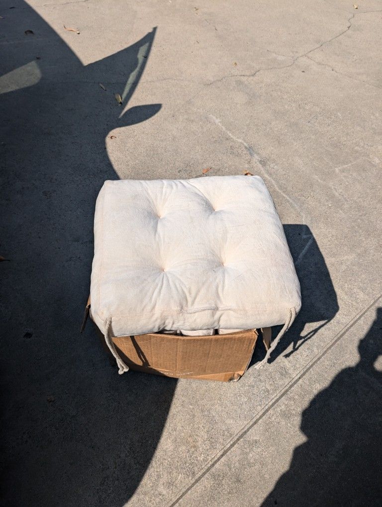 4 Seat Cushions