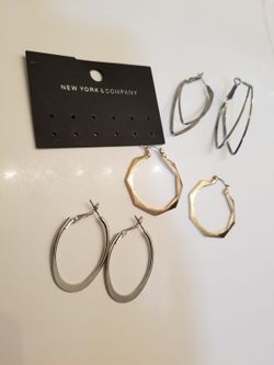 New York &Company hoop Earrings