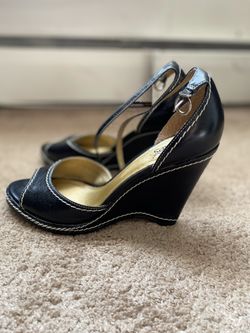 Shoes size 8 in perfect condition