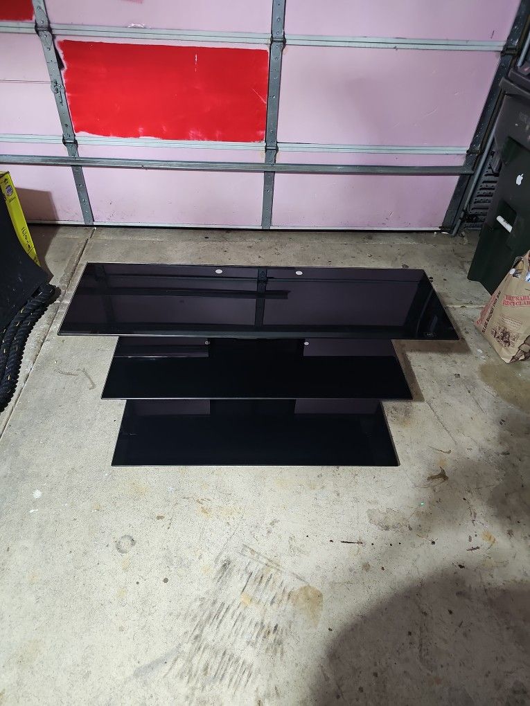 BELL'O TV stand