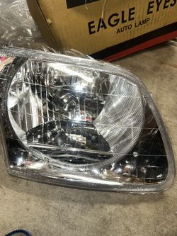 Eagle Eyes GM229-B001R Headlight 