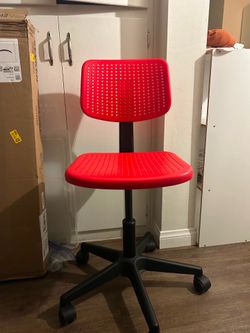 Red swivel chair