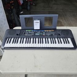 Yamaha Keyboard Piano