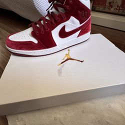 300$ For Both Or 150 For Chinese New Years, 180 For Velvet Airjordan