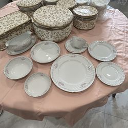VINTAGE 1960’s  Gold Standard  Genuine Porcelain China Pink Flower (GST-1) (12)-(8) Piece Place Settings, Gravy Boat & Storage Covers. MINT!😎