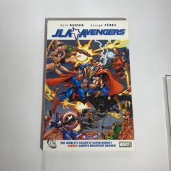 JLA Avengers Super Heroes Busiek Perez DC Comics Marvel 2008 Paperback