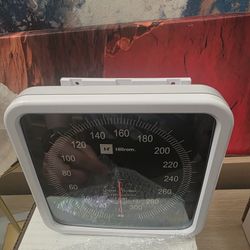 New Welch Allyn 767 Wall (BP Gauge)