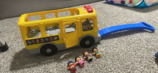 Little people bus school