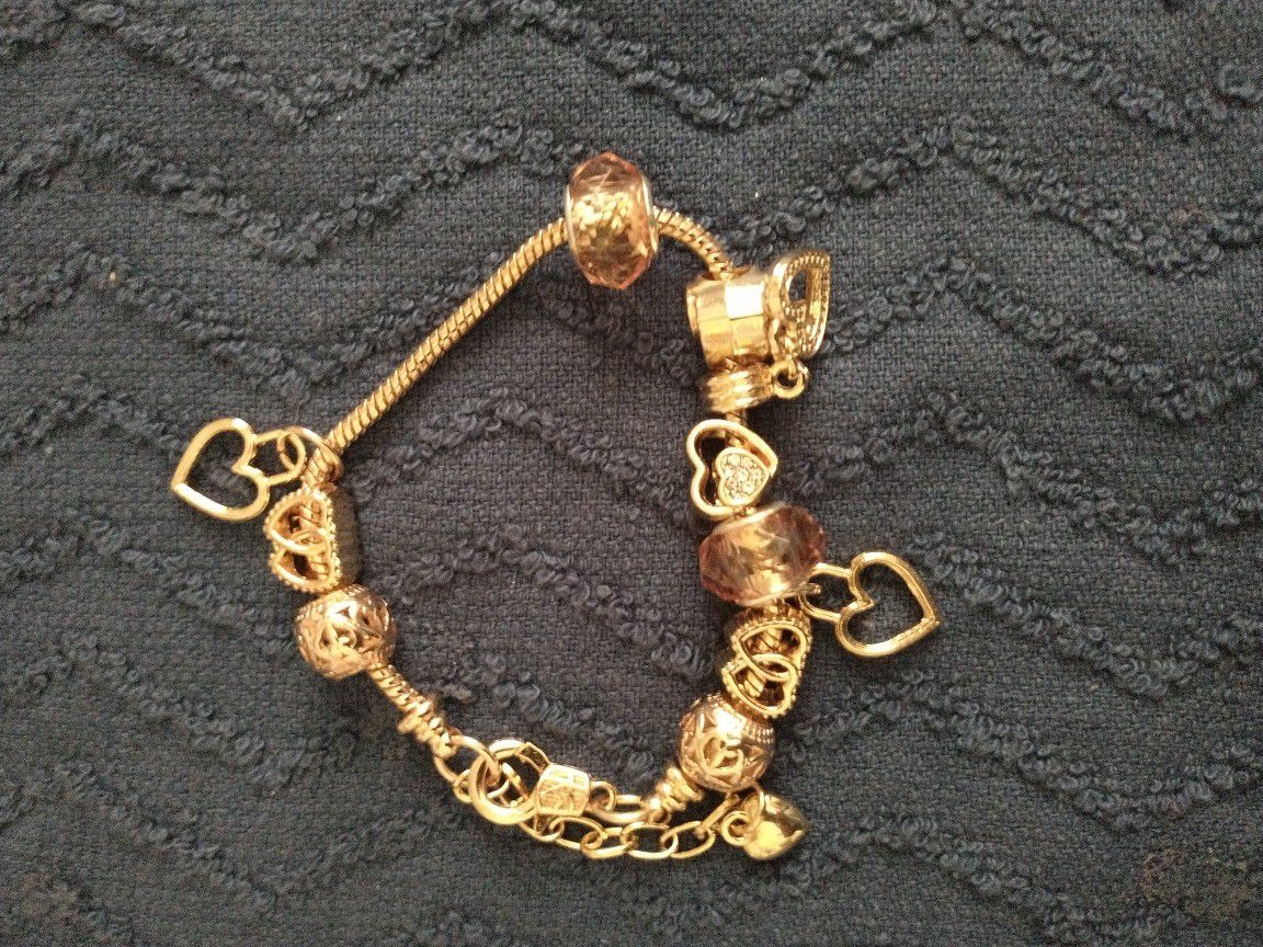 Bracelet With Charms On It 