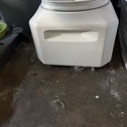 Pet Food Container 