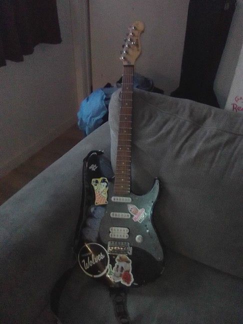 Yamaha EG 112c Electric Guitar ๐ธ