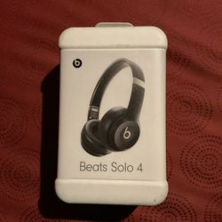 Beats Solo 4 Headphones Black Brand New