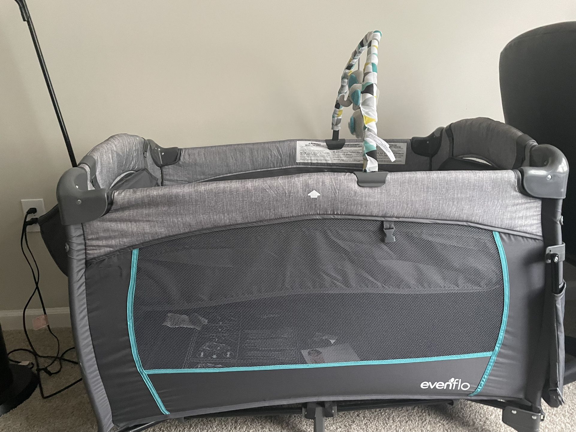 Baby Bassinet & Playpen 