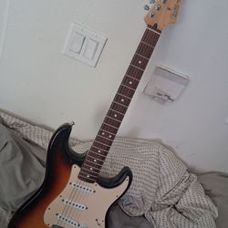 Fender Special Run Stratocaster 2015...made in mexico....in xlnt condition...$401