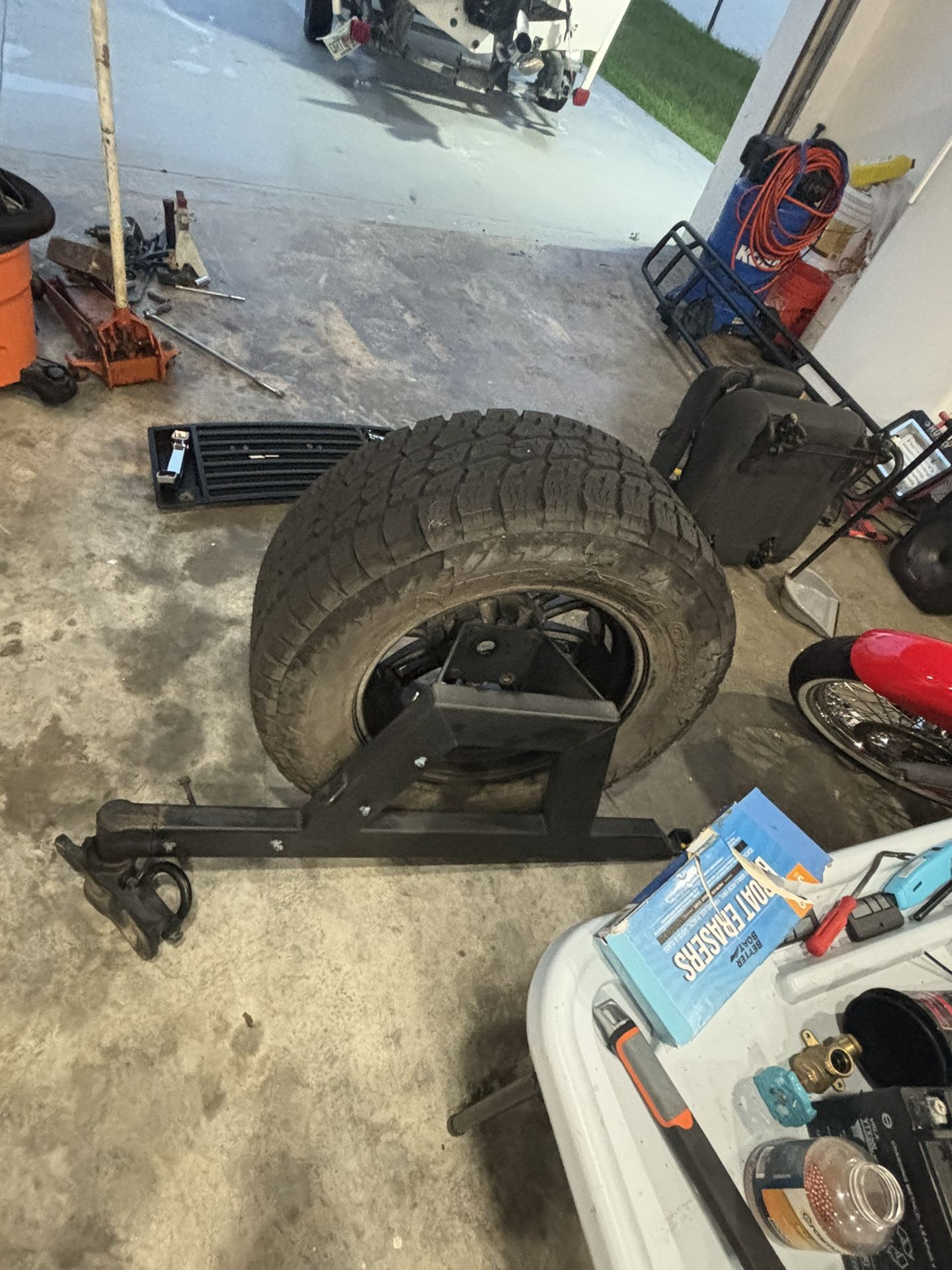 hummer h2 spare tire holder