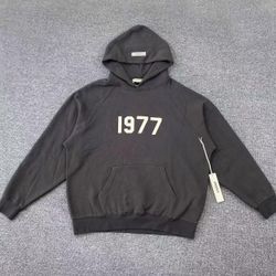 Men’s XS Essentials 1977 hoodie