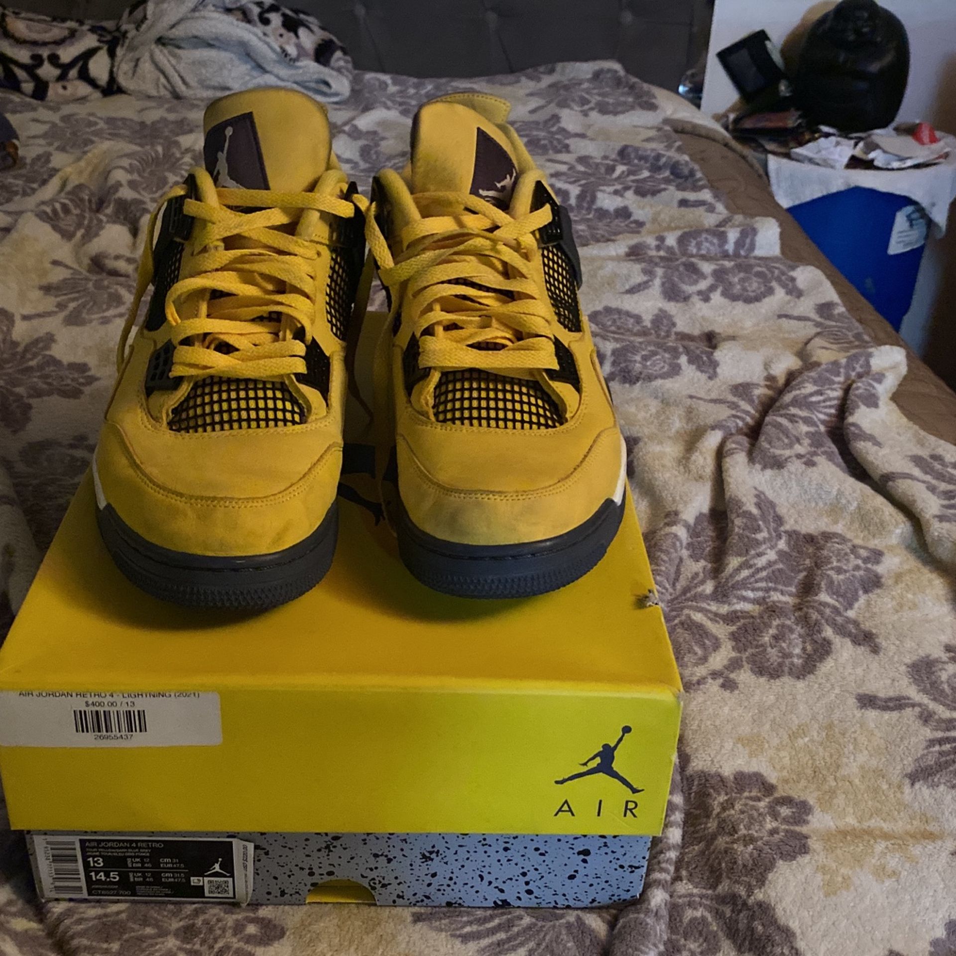 Lighting Jordan 4s