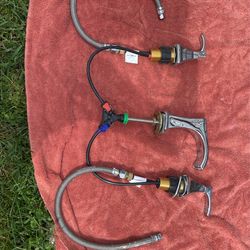 bathroom sink faucet