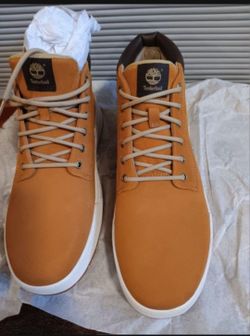 Timberland:Maple Grove Leather Chukka Size 10