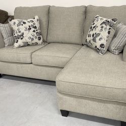 Ashley Abney reversible Sofa Chaise
